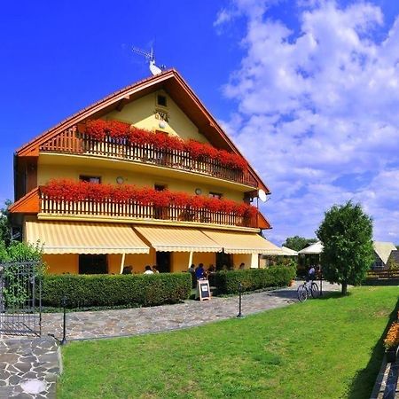 Penzion Una Liptovský Mikuláš Exterior foto